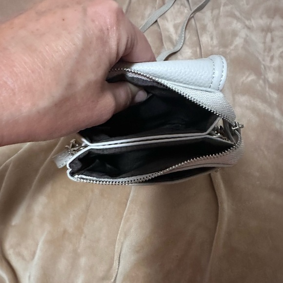 Befen leather phone bag in cream - Picture 5 of 7